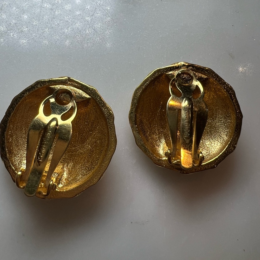Vintage Nina Ricci Gold Tone Rosette Clip-On Earrings Sculptural Statement - Picture 3 of 5